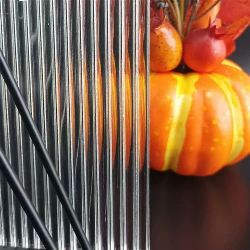 Moru kohokuvioitu lasi